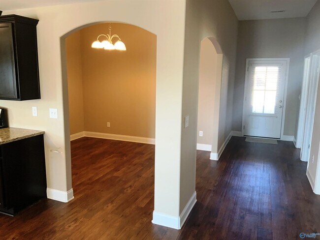 Building Photo - 185 Olde Dogwood Trail