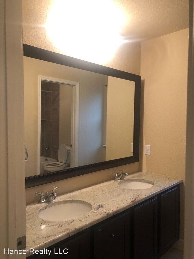 Building Photo - 5 br, 3 bath House - 3112-Half Moon Dr.