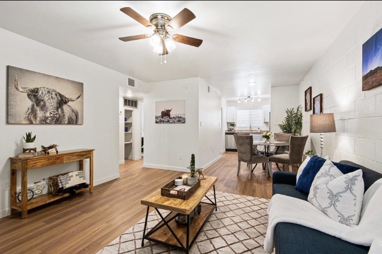 Primary Photo - 1030 N Jerrie Ave