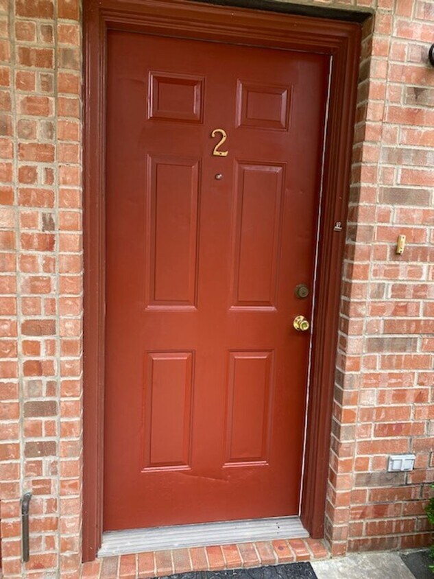 Primary Photo - 2 BEDROOM 2.5 BATH TOWNHOME