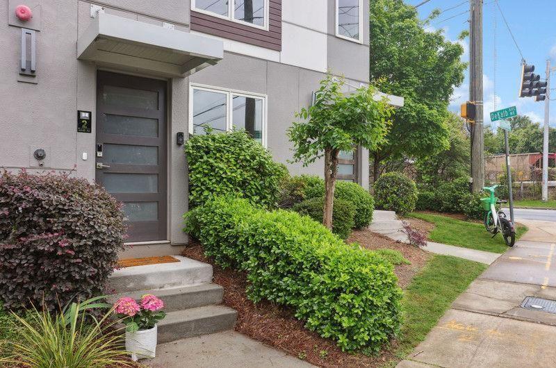 Foto principal - 1672 DeKalb Ave NE