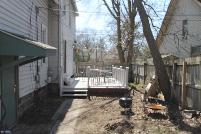 Building Photo - 4 br, 1 bath Duplex - 1325 Packard St #2