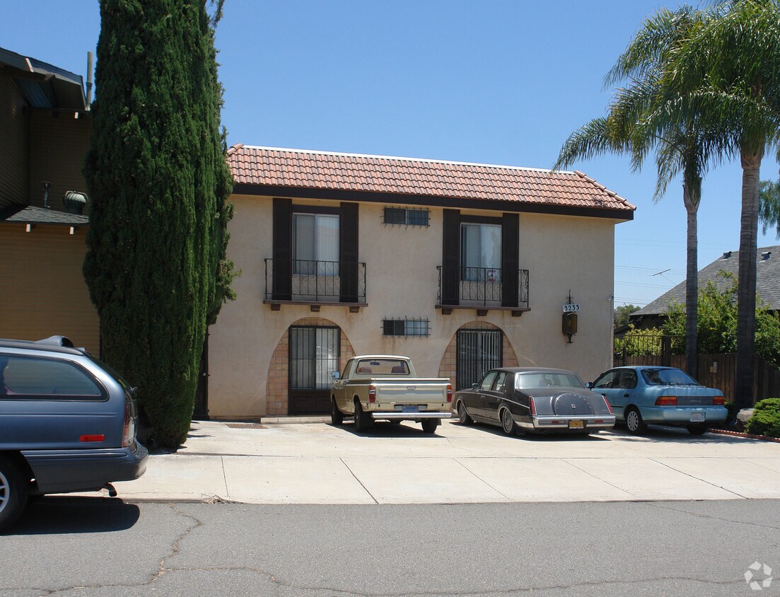 Foto del edificio - 3233 Herman Ave