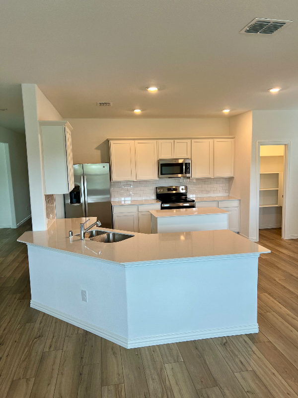 Building Photo - 118 Jenkinson Dr