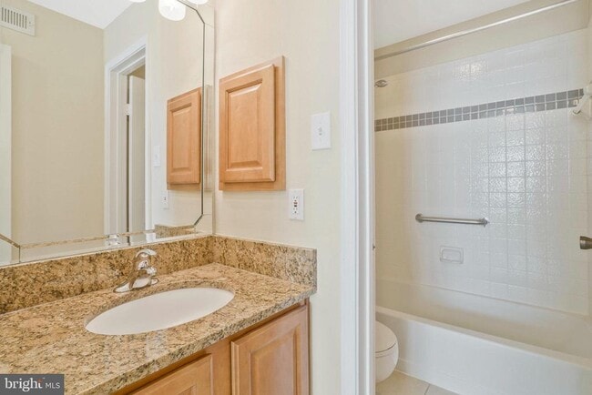 Foto del edificio - 3315 Wyndham Cir