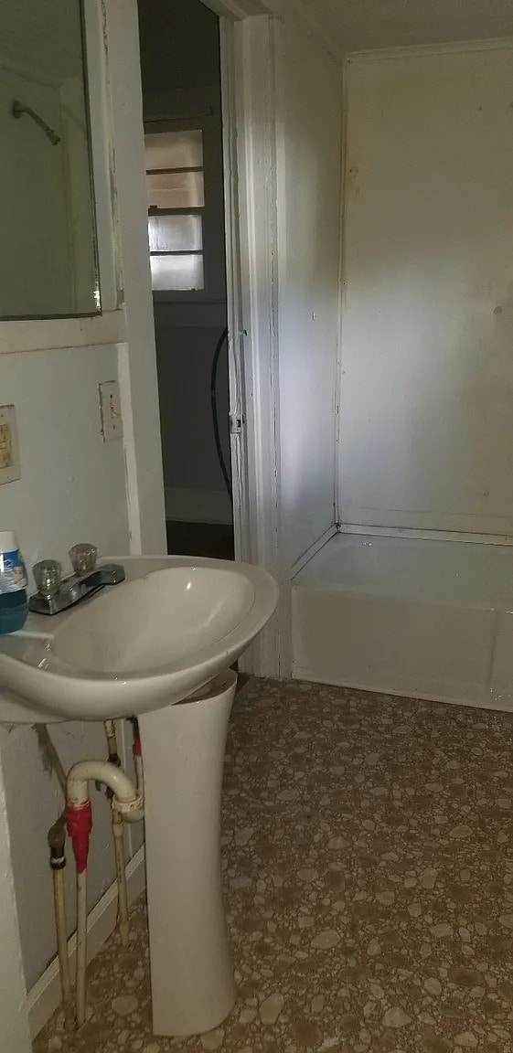 Building Photo - 2 Bedroom 1 Bathroom