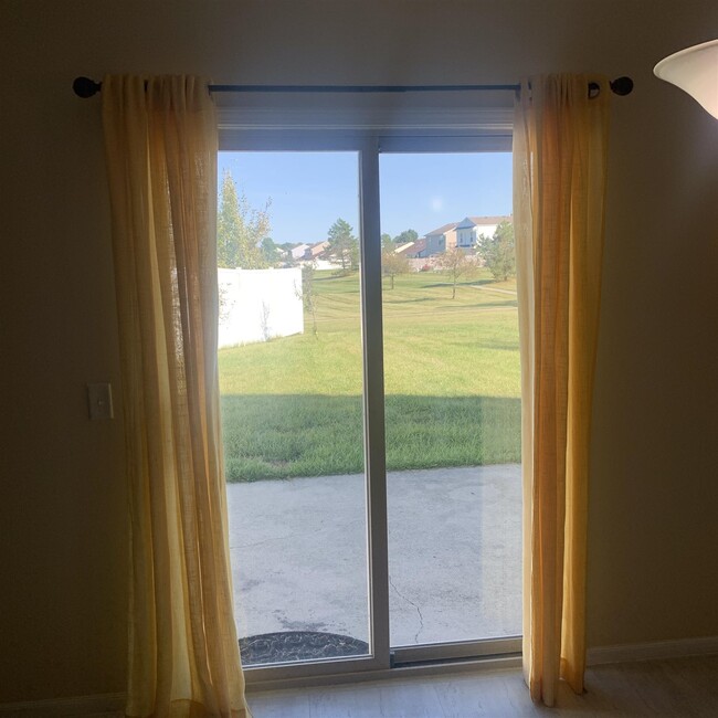 Foto del edificio - 8028 Rocky Glen Pl