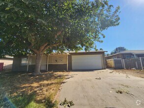 Building Photo - 4412 Vern St