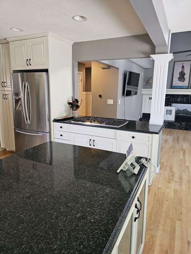 Building Photo - $500 Move in incentive! Gorgeous 4 bedroom Boulder home!  Available Now!