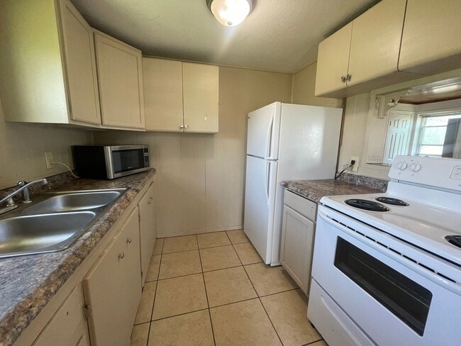 Building Photo - EFFICIANCY UNIT NEAR HSU, HENDRICK NORTH, AND ACU