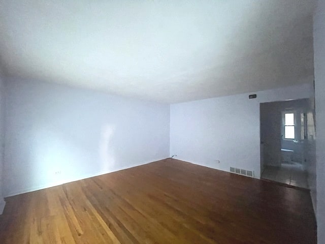 Foto del edificio - 10077 Frontage Rd