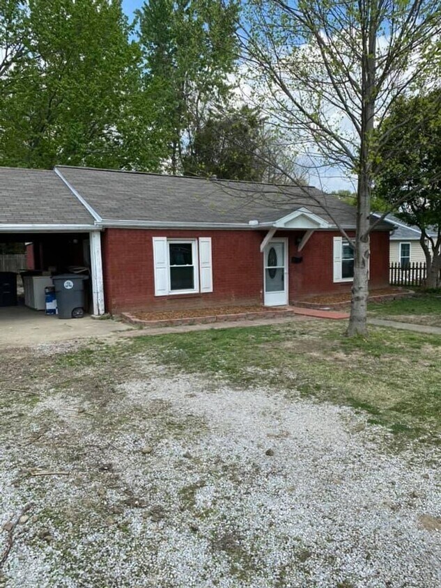 Primary Photo - 2224 East Michigan Street, Evansville, Ind...