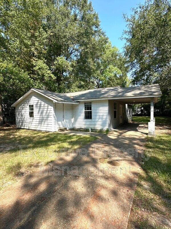 Building Photo - 25 Davis Dr
