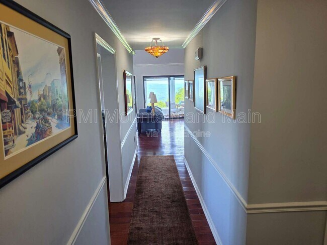 Foto del edificio - 1403 Fleetwood Plaza