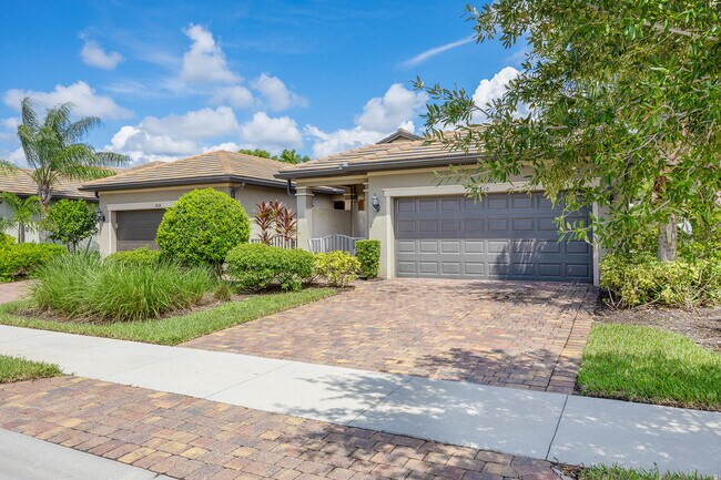 Foto del edificio - 7638 Jacaranda Ln