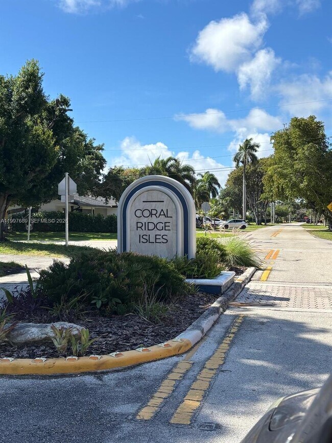 Foto del edificio - 1400 NE 54th St