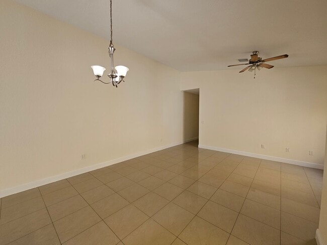 Building Photo - 3/2 Townhouse in East Fort Lauderdale