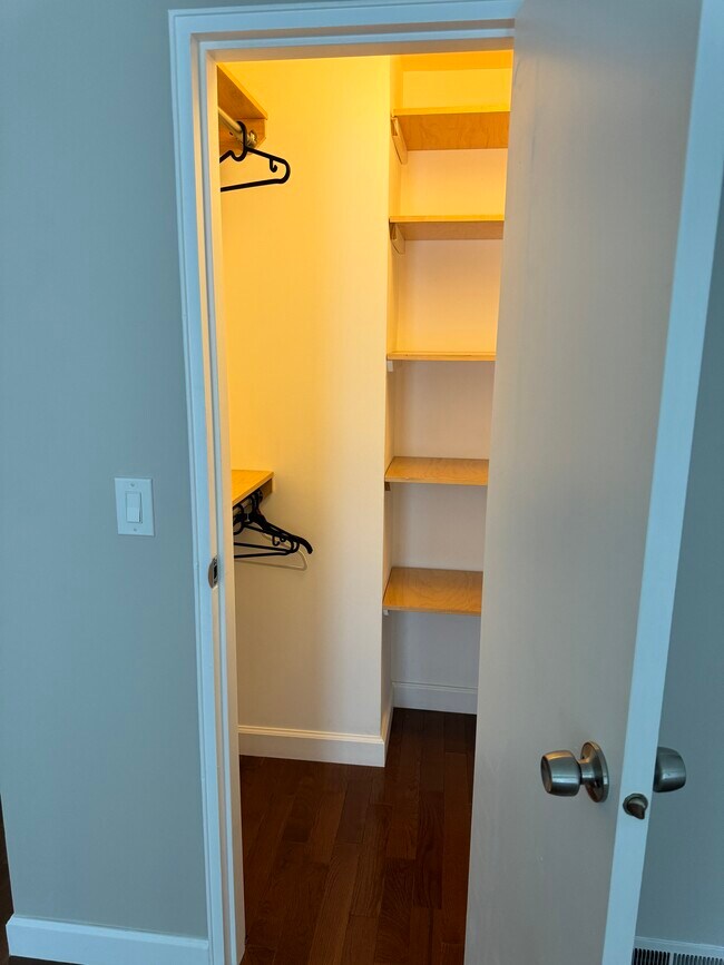 Foto del edificio - 25 Pierces Rd