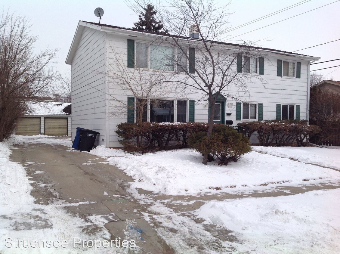 Primary Photo - 3 br, 1.5 bath Apartment - 1456 W 3RD AVENUE