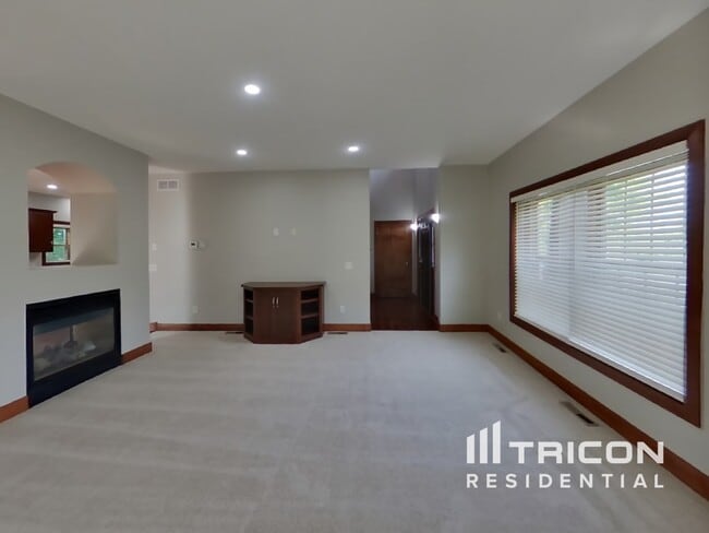 Building Photo - 11405 W Laketowne Dr