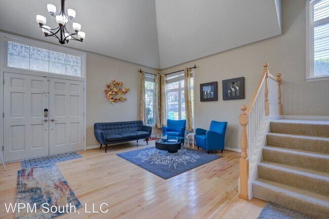 Building Photo - 4 br, 2.5 bath House - 3037 NE Larkspur Ln