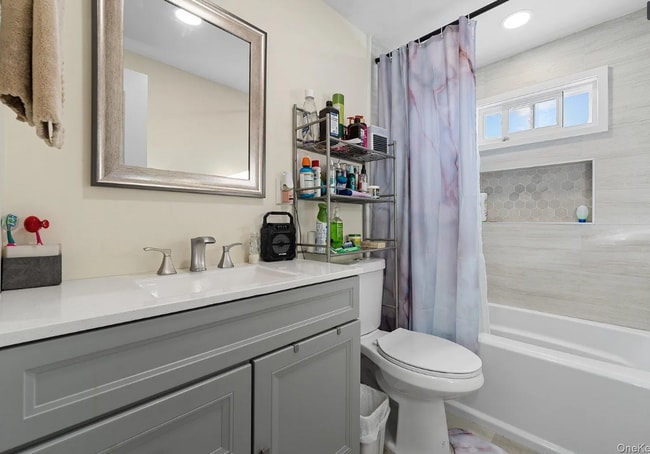 Building Photo - 33 14th Ave