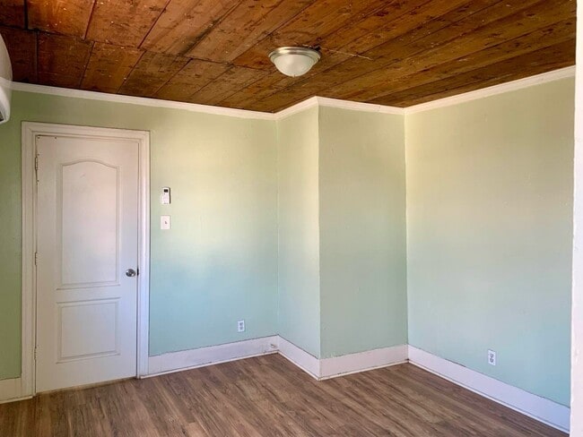 Building Photo - 6833 Avenue C