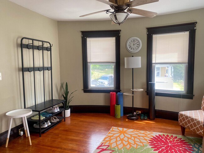 Foto del edificio - 19 Fifth Ave, Worcester MA 01607 - Unit 1