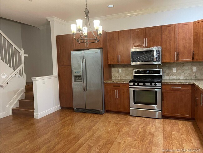 Building Photo - 12611 NW 32nd Manor