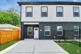 Building Photo - 8406 Parnell St