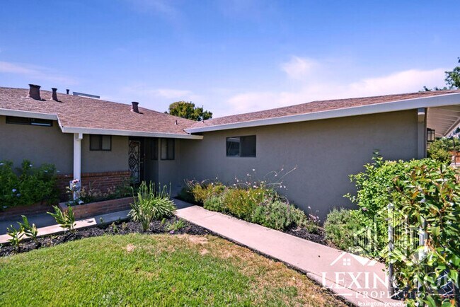Foto del edificio - Beautiful, 3BD/2BA, Home available in Sacramento off Madison Ave. and Auburn Blvd.