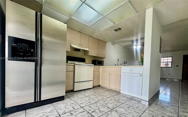 Foto del edificio - 1319 W 51st Pl