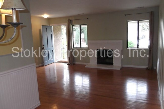 Foto del edificio - 707 Cumberland Dr