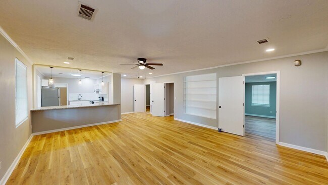 Foto del edificio - Walk to Downtown Prattville!!! 4/2 Completely Updated!