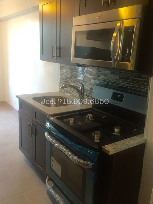 Foto del edificio - 2425 Nostrand Ave