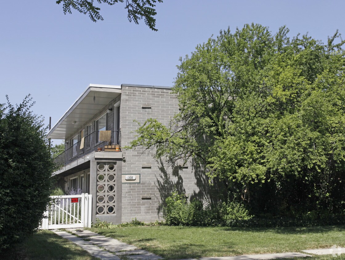 Primary Photo - 1358 S Park St