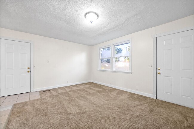 Foto del edificio - 1509 Nichols Dr