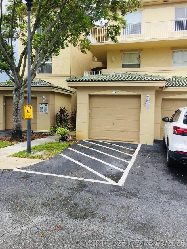 Building Photo - 2100 Greenview Shores Blvd