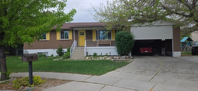 Building Photo - 4040 Barker Rd