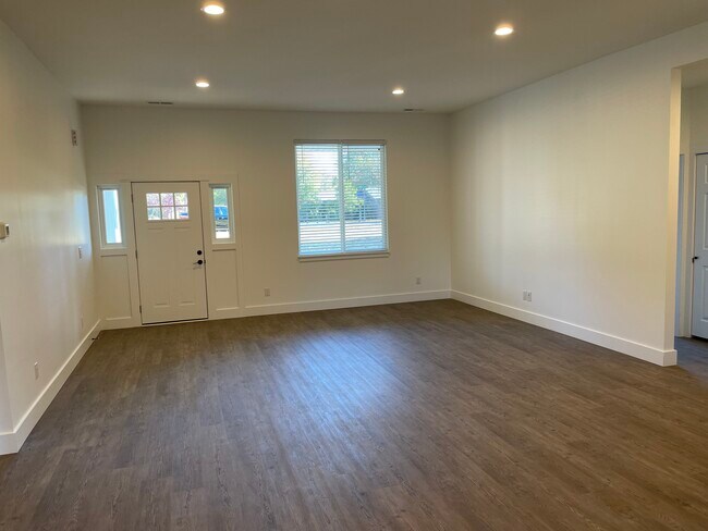 Building Photo - 3843 Maid Marion Ln