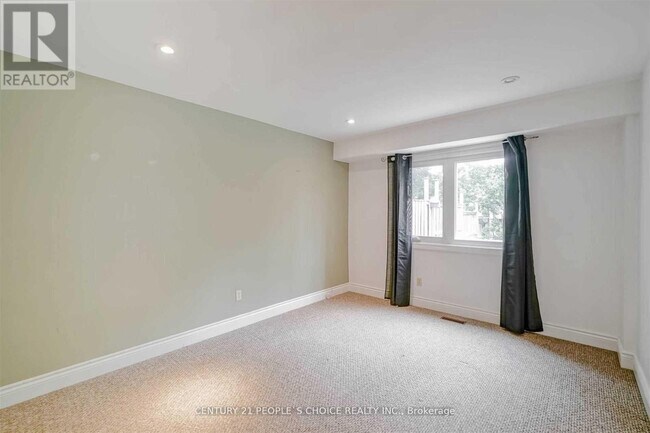 Building Photo - 58 Camberley Crescent