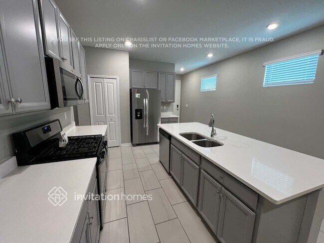 Foto del edificio - 5431 Los Robles Ct