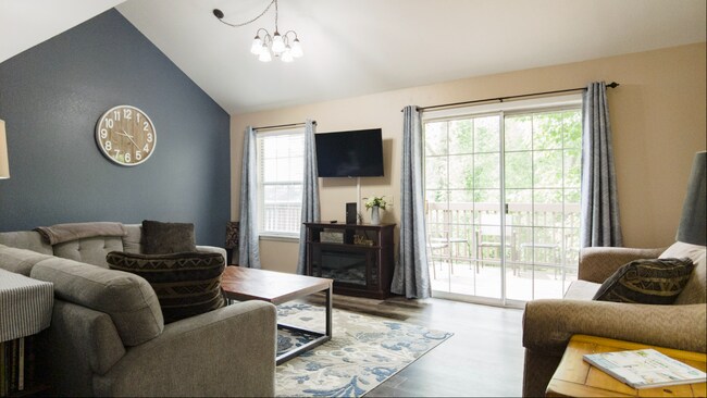 Building Photo - 420 Fall Creek Dr