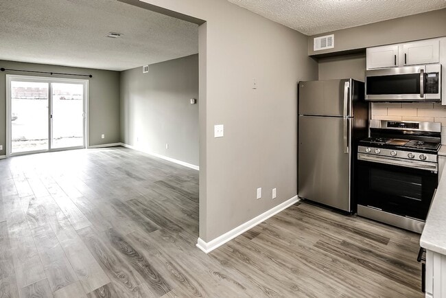 Building Photo - UPDATED 1-Bedroom Apartment at Gaslight Village!
