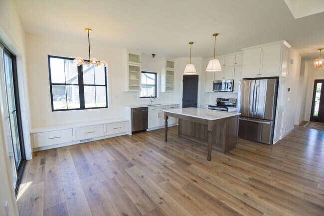 Foto del edificio - Luxury Country Side Living: 5 bed 3 bed St...