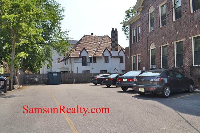 Building Photo - 257 Gano St