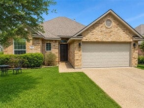 Building Photo - 2301 Norham Dr