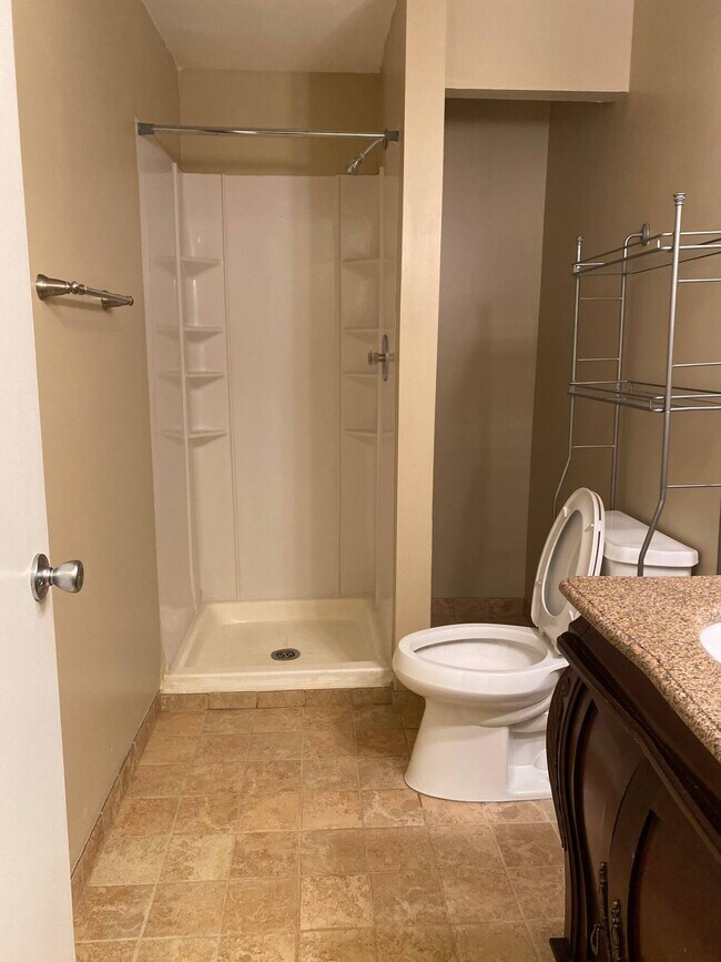 Foto del edificio - 5819 Waterdale Ct