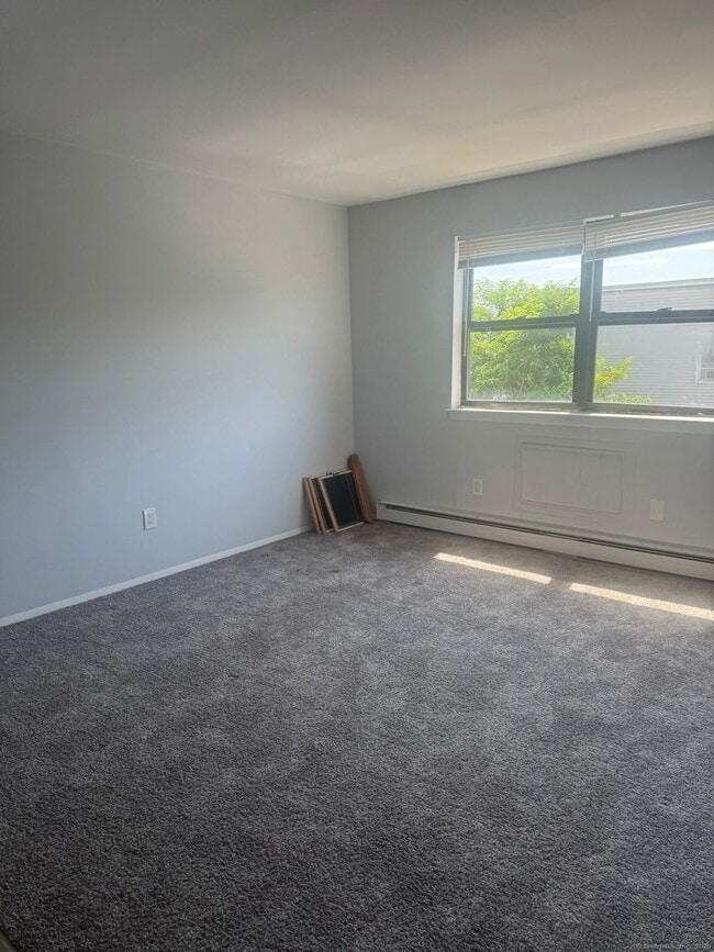 Building Photo - 217 Hollister Ave