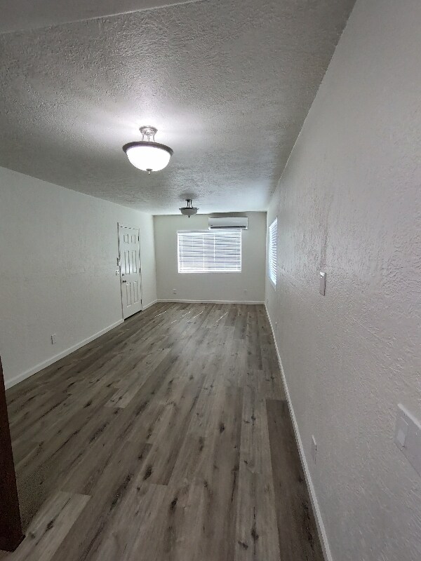 Foto del edificio - 137 S Ash Ave